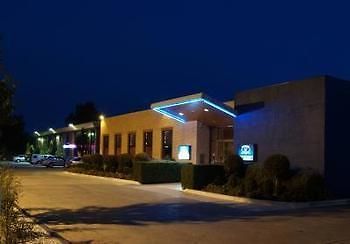 Club Лавертън Екстериор снимка